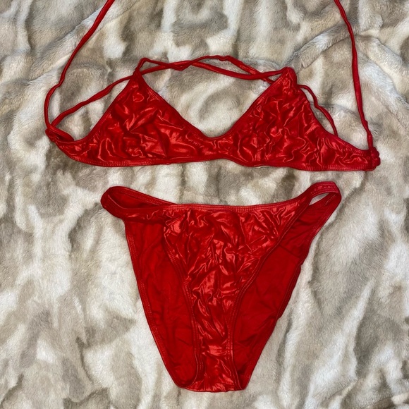 Red tie bikini - Picture 1 of 7